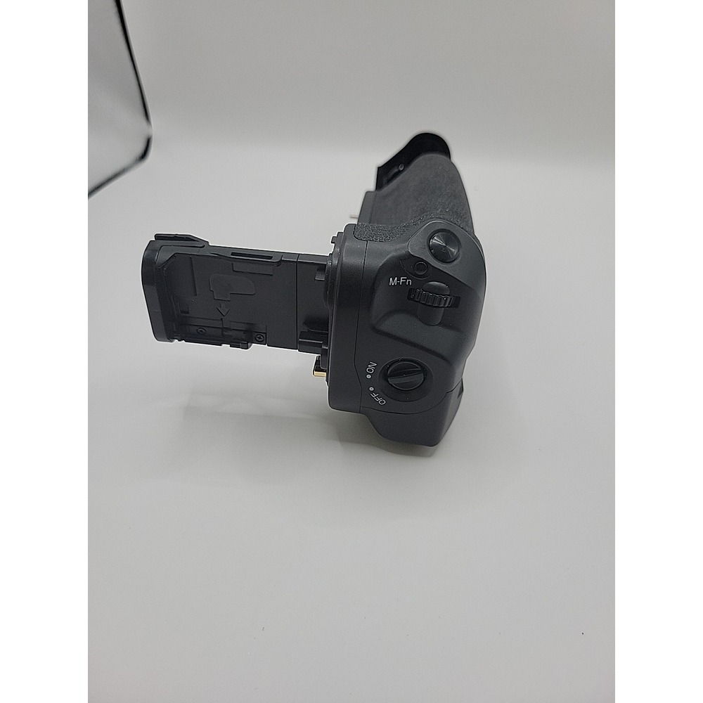Battery Grip for Cannon EOS R5, R6, R5C - Picture 4 of 7